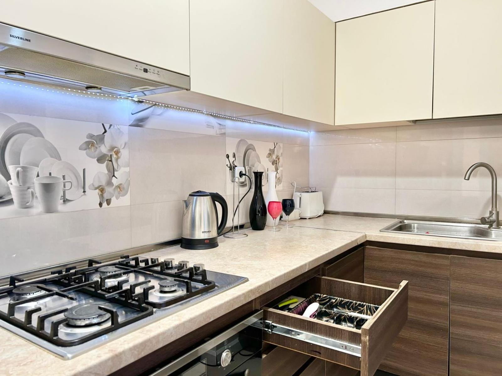 City Center - Next To Holiday Inn -2Br Apartment Tbilisi Eksteriør billede