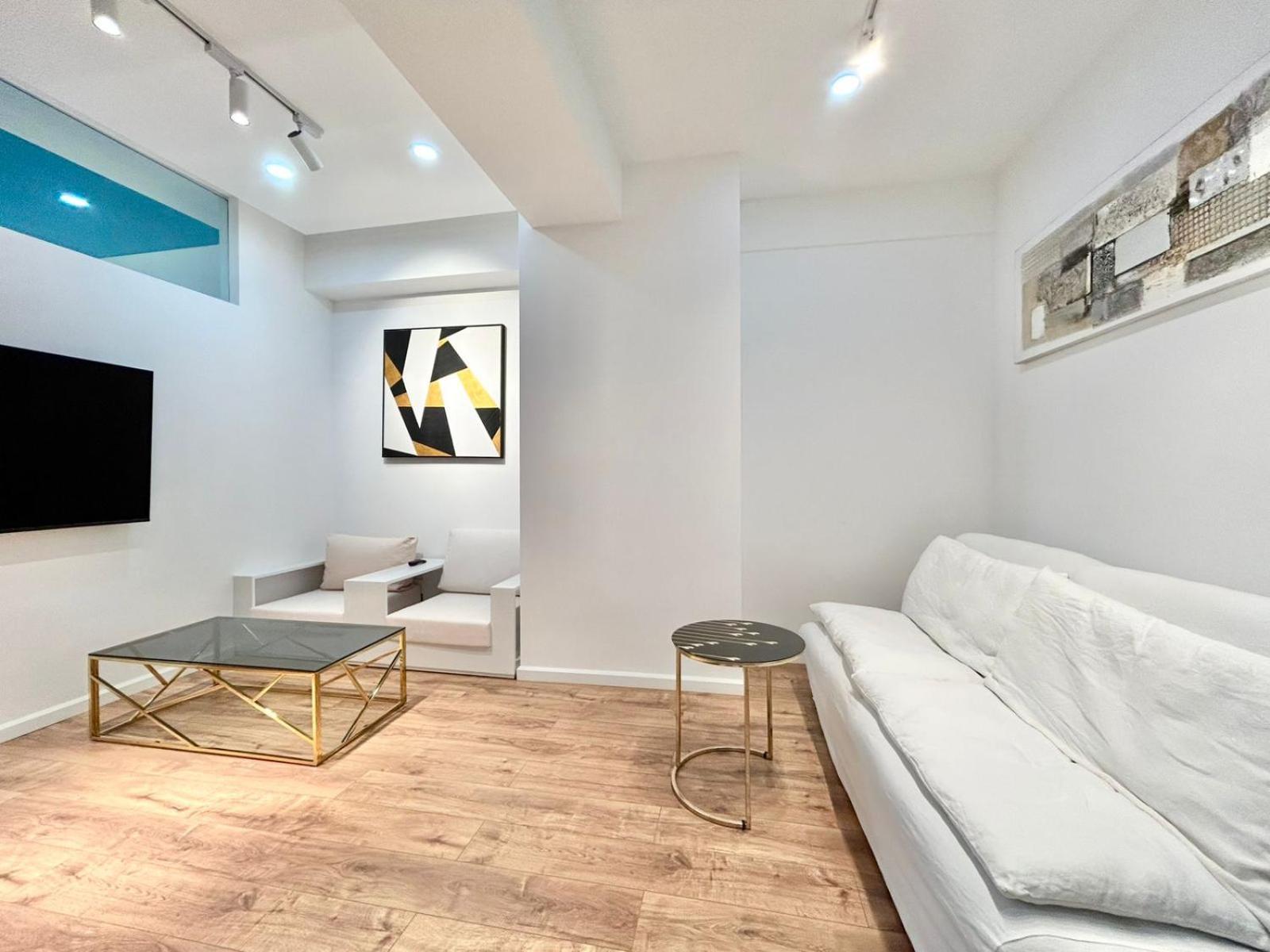 City Center - Next To Holiday Inn -2Br Apartment Tbilisi Eksteriør billede