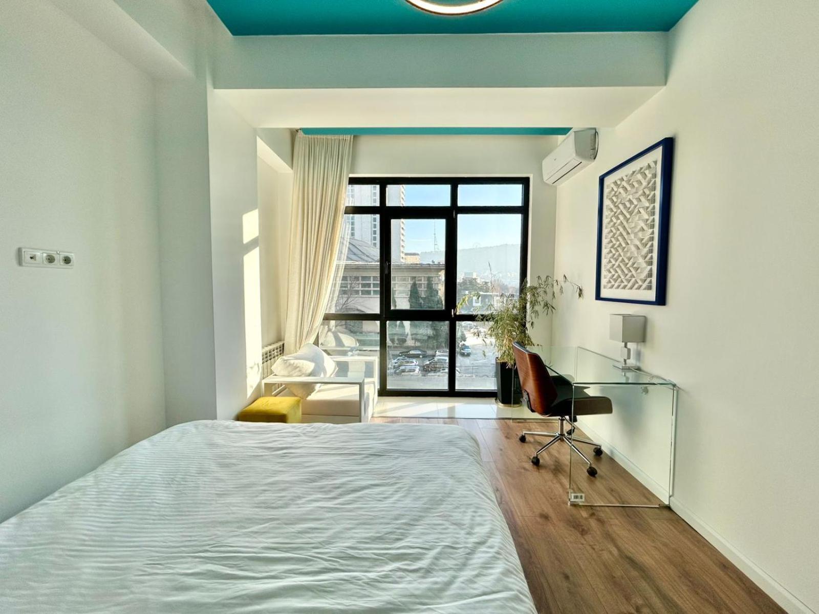 City Center - Next To Holiday Inn -2Br Apartment Tbilisi Eksteriør billede